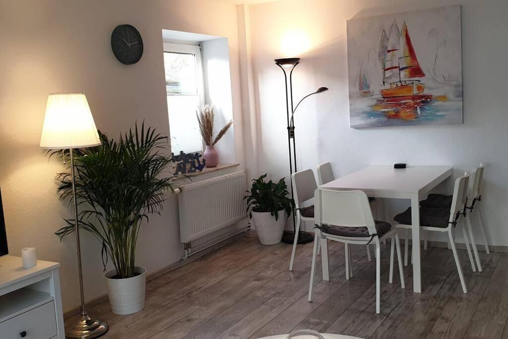 Charmante Haushaelfte Mit Garten Und Terrasse Flensburgo Esterno foto